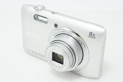 良品 Nikon ニコン COOLPIX S3600 コンパクトデジタルカメラ クリスタルシルバー 元箱付 260706g