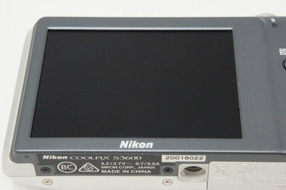 良品 Nikon ニコン COOLPIX S3600 コンパクトデジタルカメラ クリスタルシルバー 元箱付 260706g