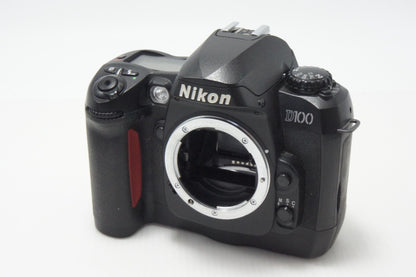 Nikon ニコン D100 ボディ デジタル一眼レフカメラ 260707q