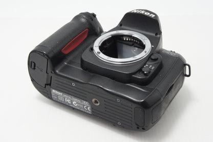 Nikon ニコン D100 ボディ デジタル一眼レフカメラ 260707q