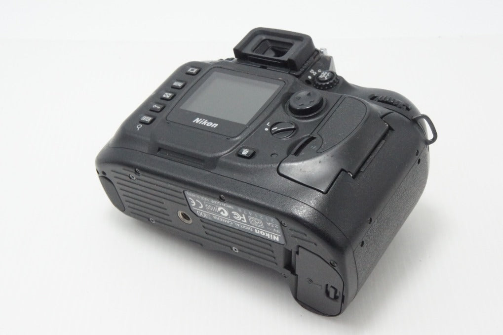 Nikon ニコン D100 ボディ デジタル一眼レフカメラ 260707q