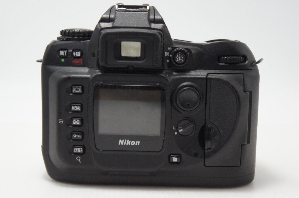 Nikon ニコン D100 ボディ デジタル一眼レフカメラ 260707q
