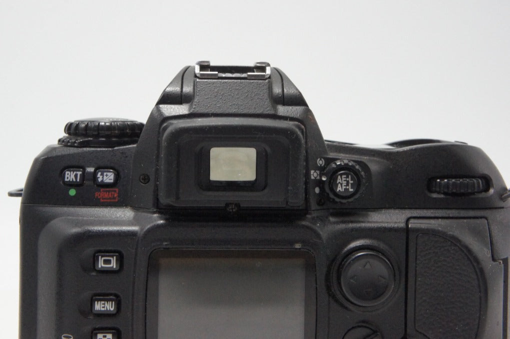 Nikon ニコン D100 ボディ デジタル一眼レフカメラ 260707q
