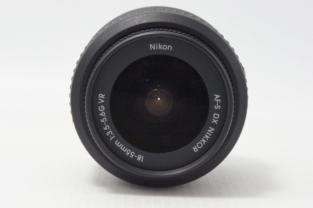 美品 Nikon ニコン AF-S DX NIKKOR 18-55mm F3.5-5.6G VR APS-C ズームレンズ 260708i