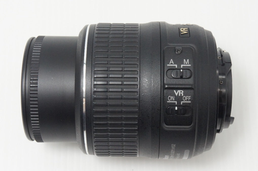 美品 Nikon ニコン AF-S DX NIKKOR 18-55mm F3.5-5.6G VR APS-C ズームレンズ 260708i