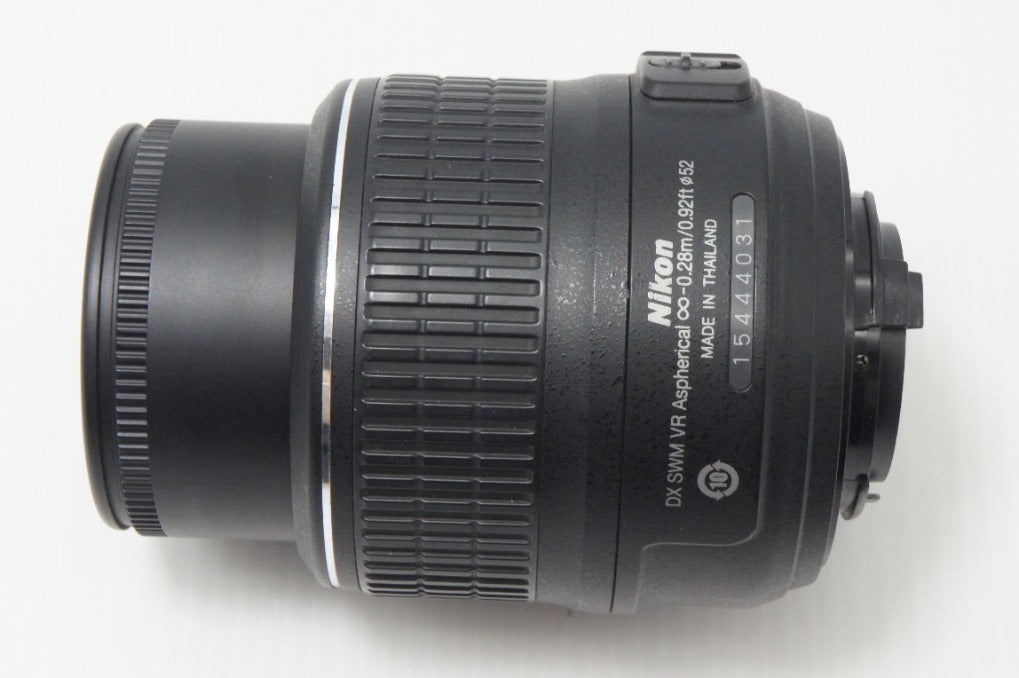美品 Nikon ニコン AF-S DX NIKKOR 18-55mm F3.5-5.6G VR APS-C ズームレンズ 260708i