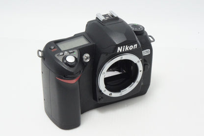 美品 Nikon ニコン D70 ボディ デジタル一眼レフカメラ 260708k