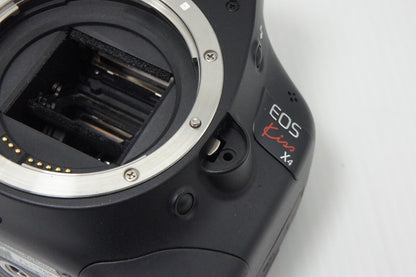 訳あり品 Canon キヤノン EOS Kiss X4 ボディ + EF-S 18-55mm IS レンズキット デジタル一眼レフカメラ 260708ta