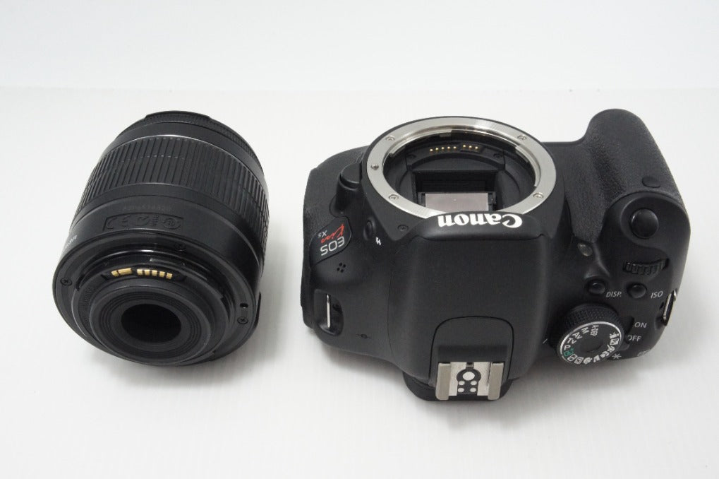 良品 Canon キヤノン EOS Kiss X5 ボディ + EF-S 18-55mm IS II レンズキット デジタル一眼レフカメラ 260708y