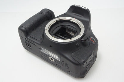 良品 Canon キヤノン EOS Kiss X5 ボディ + EF-S 18-55mm IS II レンズキット デジタル一眼レフカメラ 260708y
