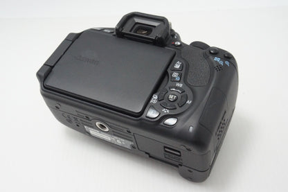 良品 Canon キヤノン EOS Kiss X5 ボディ + EF-S 18-55mm IS II レンズキット デジタル一眼レフカメラ 260708y