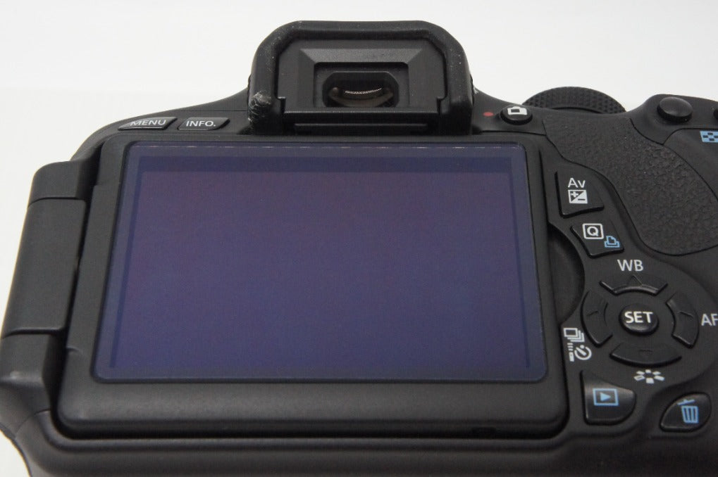 良品 Canon キヤノン EOS Kiss X5 ボディ + EF-S 18-55mm IS II レンズキット デジタル一眼レフカメラ 260708y