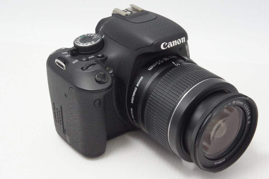 良品 Canon キヤノン EOS Kiss X5 ボディ + EF-S 18-55mm IS II レンズキット デジタル一眼レフカメラ 260708y