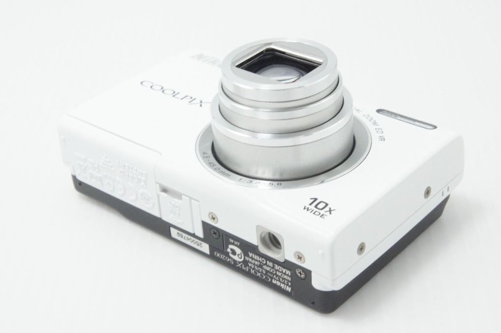 Nikon ニコン COOLPIX S6200 コンパクトデジタルカメラ ホワイト