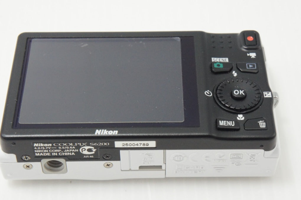 Nikon ニコン COOLPIX S6200 コンパクトデジタルカメラ ホワイト 260710f