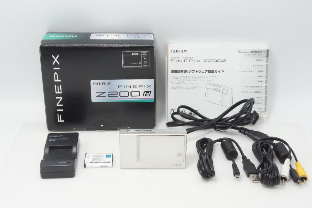 FUJIFILM フジフィルム FinePix Z200fd コンパクトデジタルカメラ シルバー 元箱付 260710p
