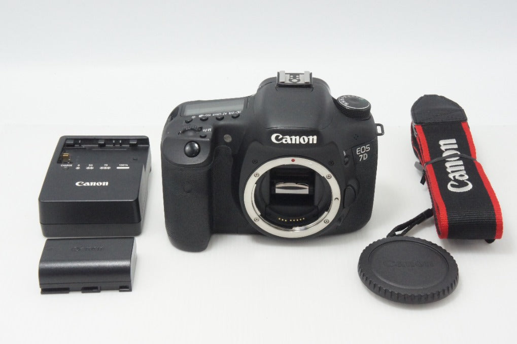 良品 Canon キヤノン EOS 7D ボディ デジタル一眼レフカメラ 260710u