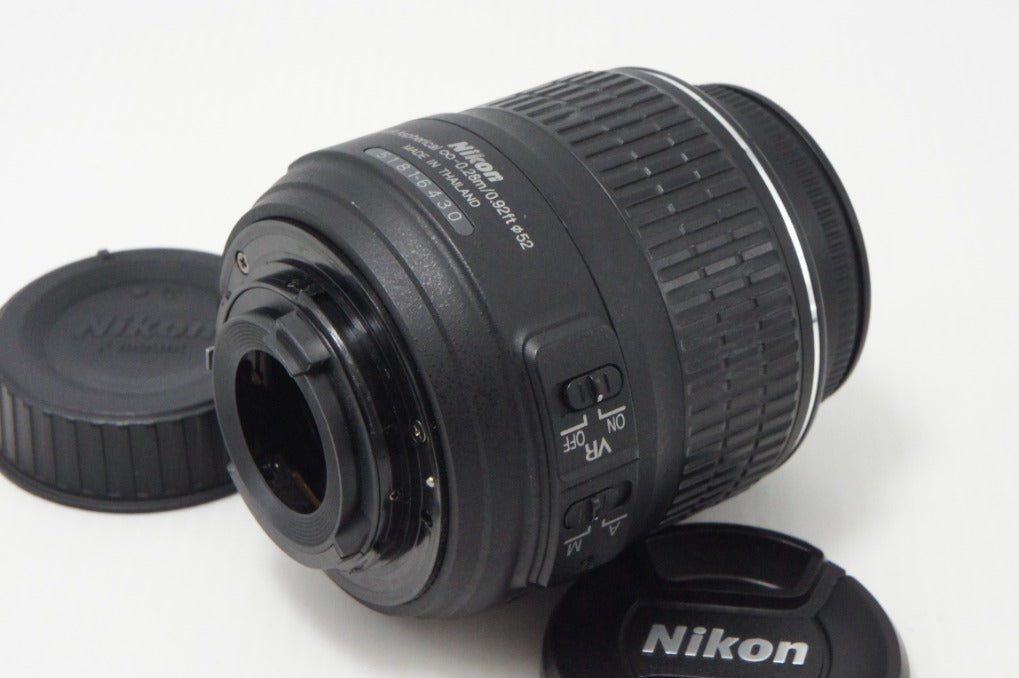 美品 Nikon ニコン AF-S DX NIKKOR 18-55mm F3.5-5.6G VR APS-C ズームレンズ 260714ag