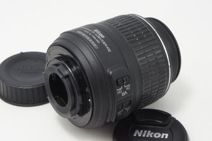 美品 Nikon ニコン AF-S DX NIKKOR 18-55mm F3.5-5.6G VR APS-C ズームレンズ 260714ag