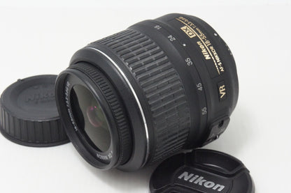 美品 Nikon ニコン AF-S DX NIKKOR 18-55mm F3.5-5.6G VR APS-C ズームレンズ 260714ag