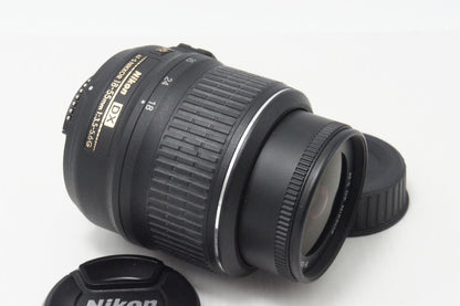 美品 Nikon ニコン AF-S DX NIKKOR 18-55mm F3.5-5.6G VR APS-C ズームレンズ 260714ag