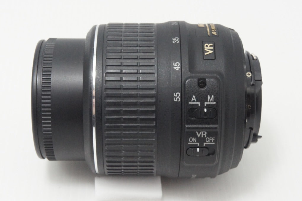 美品 Nikon ニコン AF-S DX NIKKOR 18-55mm F3.5-5.6G VR APS-C ズームレンズ 260714ag