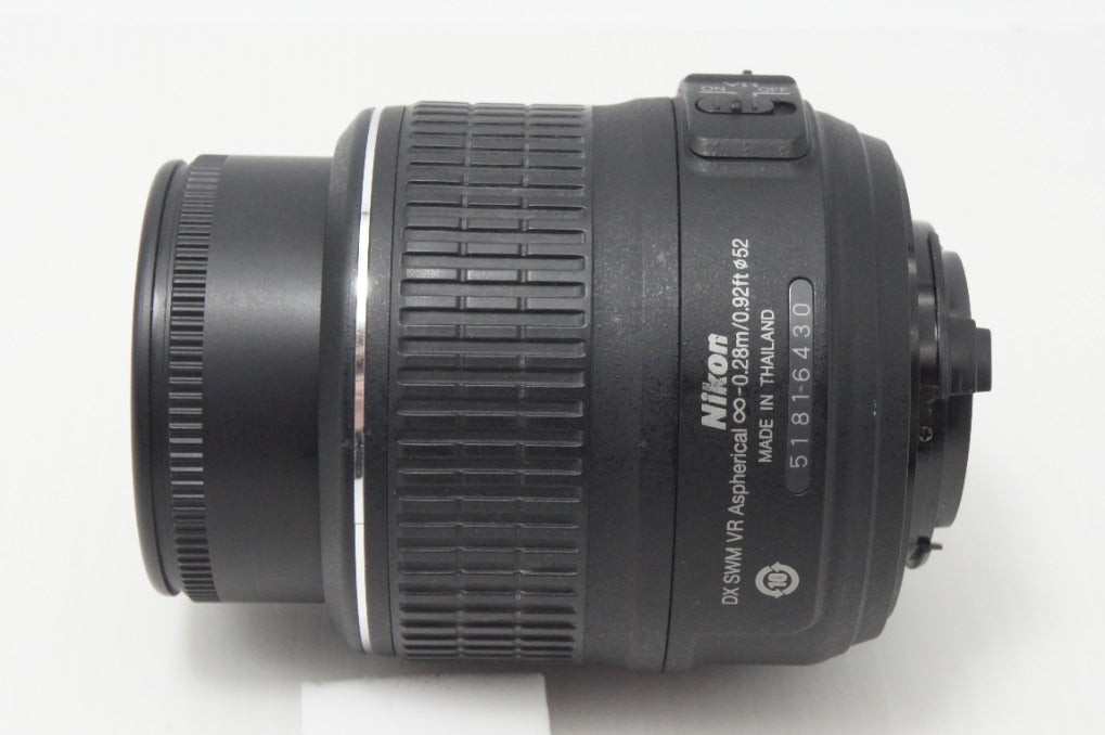 美品 Nikon ニコン AF-S DX NIKKOR 18-55mm F3.5-5.6G VR APS-C ズームレンズ 260714ag