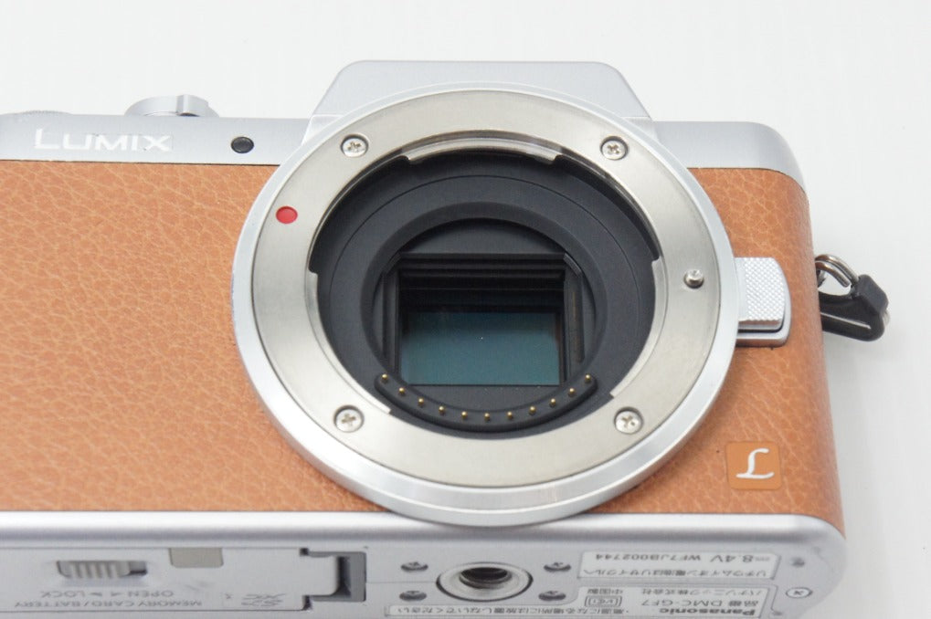 美品 Panasonic パナソニック LUMIX DMC-GF7 ボディ ミラーレス一眼カメラ ブラウン 260714al