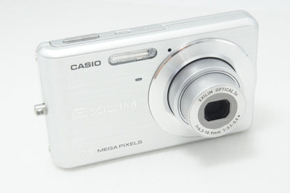 美品 CASIO カシオ EXILIM EX-Z77 コンパクトデジタルカメラ シルバー 260714as