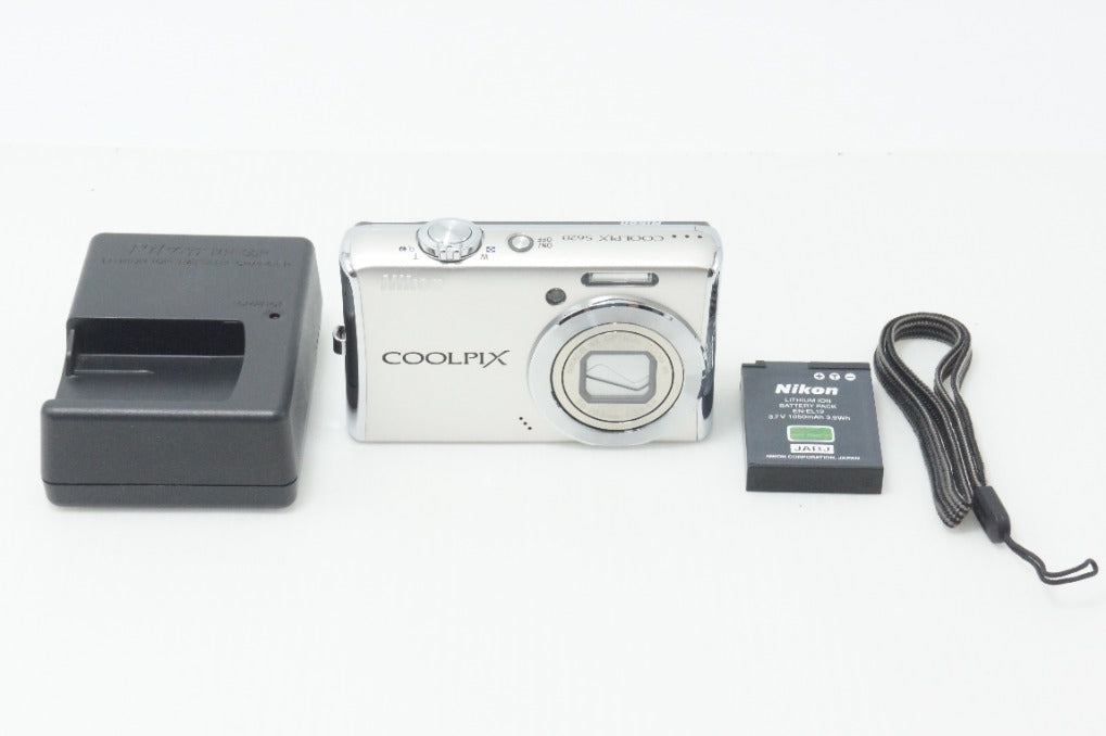 Excellent Condition Nikon COOLPIX S620 Compact Digital Camera Silver 260714e