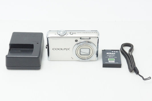 美品 Nikon ニコン COOLPIX S620 コンパクトデジタルカメラ シルバー 260714e
