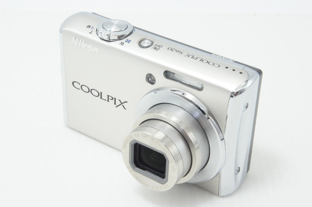 【美品・動作確認済】Nikon COOLPIX S620 シルバー 美品 Nikon ニコン COOLPIX S620 コンパクトデジタルカメラ シルバー