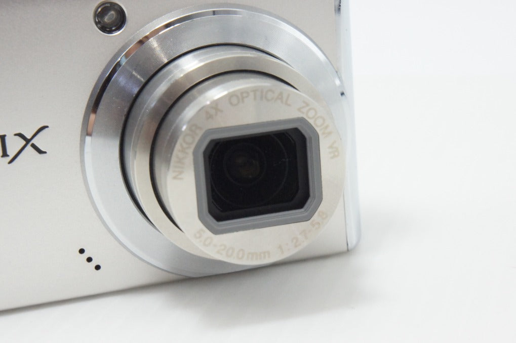 美品 Nikon ニコン COOLPIX S620 コンパクトデジタルカメラ シルバー