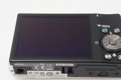 美品 Nikon ニコン COOLPIX S620 コンパクトデジタルカメラ シルバー 260714e