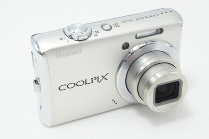美品 Nikon ニコン COOLPIX S620 コンパクトデジタルカメラ シルバー 260714e