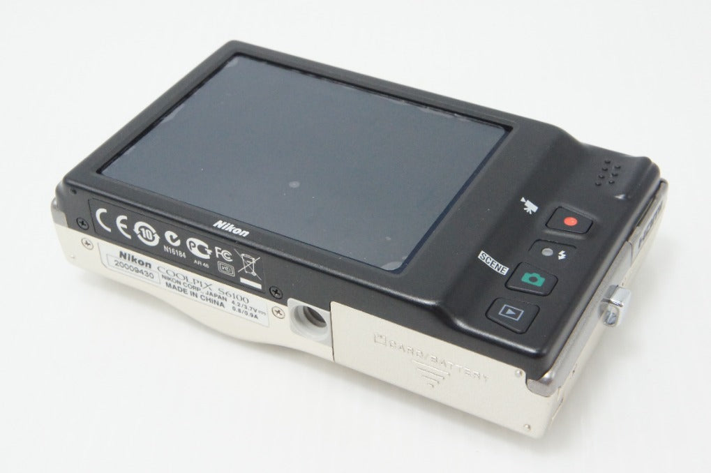 美品 Nikon ニコン COOLPIX S6100 コンパクトデジタルカメラ シャンパンシルバー 元箱付 260714k
