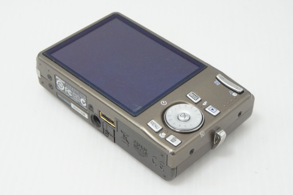 良品 Nikon ニコン COOLPIX S700 コンパクトデジタルカメラ アーバンブラック ケース付 260714x