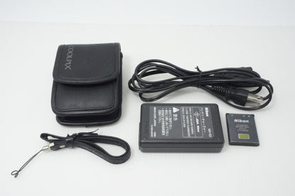 良品 Nikon ニコン COOLPIX S700 コンパクトデジタルカメラ アーバンブラック ケース付 260714x