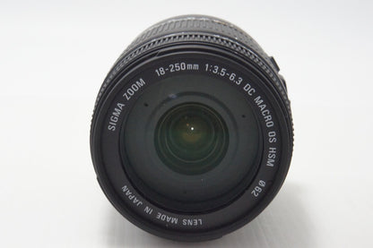 美品 SIGMA シグマ 18-250mm F3.5-6.3 DC MACRO OS HSM Nikon ニコン Fマウント APS-C ズームレンズ フード付 260717a