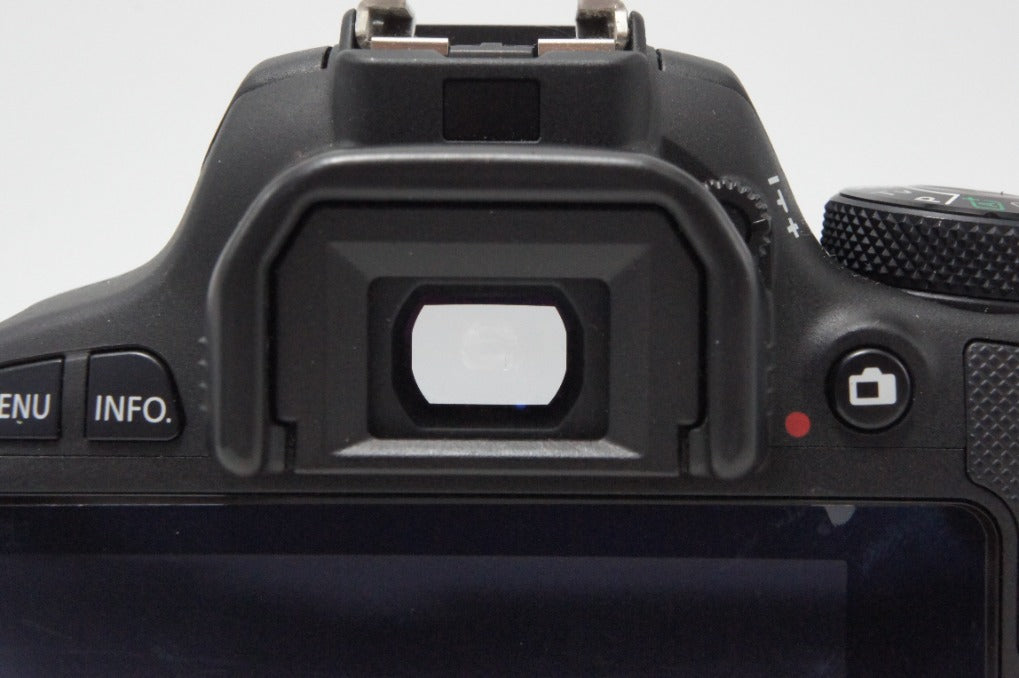 美品 Canon EOS Kiss X7 ボディ + EF-S 18-55mm IS STM レンズキット デジタル一眼レフカメラ ブラック 260717ak