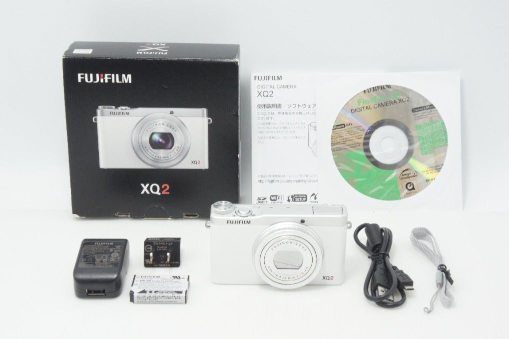 美品 FUJIFILM フジフィルム XQ2 コンパクトデジタルカメラ ホワイト 元箱付 260717am