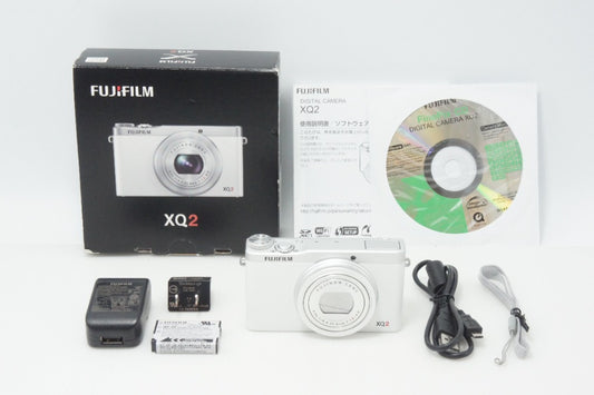 美品 FUJIFILM フジフィルム XQ2 コンパクトデジタルカメラ ホワイト 元箱付 260717am