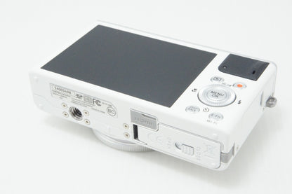 美品 FUJIFILM フジフィルム XQ2 コンパクトデジタルカメラ ホワイト 元箱付 260717am