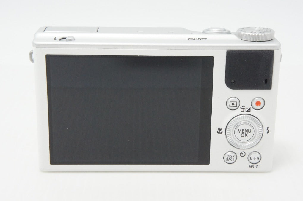 美品 FUJIFILM フジフィルム XQ2 コンパクトデジタルカメラ ホワイト 元箱付 260717am