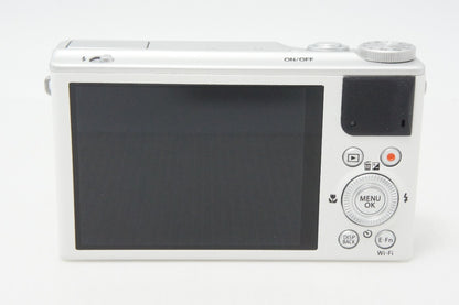 美品 FUJIFILM フジフィルム XQ2 コンパクトデジタルカメラ ホワイト 元箱付 260717am