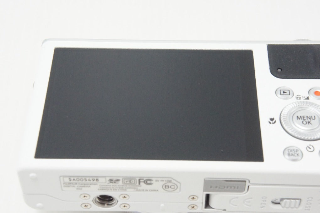 美品 FUJIFILM フジフィルム XQ2 コンパクトデジタルカメラ ホワイト