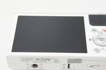 美品 FUJIFILM フジフィルム XQ2 コンパクトデジタルカメラ ホワイト 元箱付 260717am