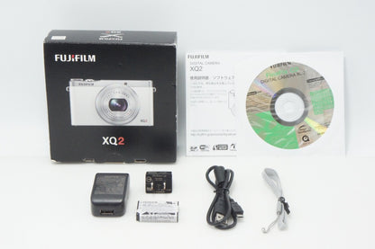 美品 FUJIFILM フジフィルム XQ2 コンパクトデジタルカメラ ホワイト 元箱付 260717am