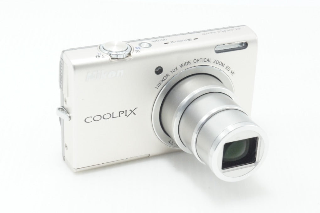 Nikon ニコン COOLPIX S6200 コンパクトデジタルカメラ プラチナ