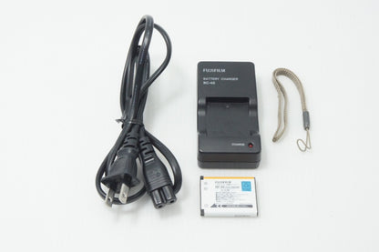 FUJIFILM フジフィルム FinePix Z200fd コンパクトデジタルカメラ レッド＆ブラック 260717e